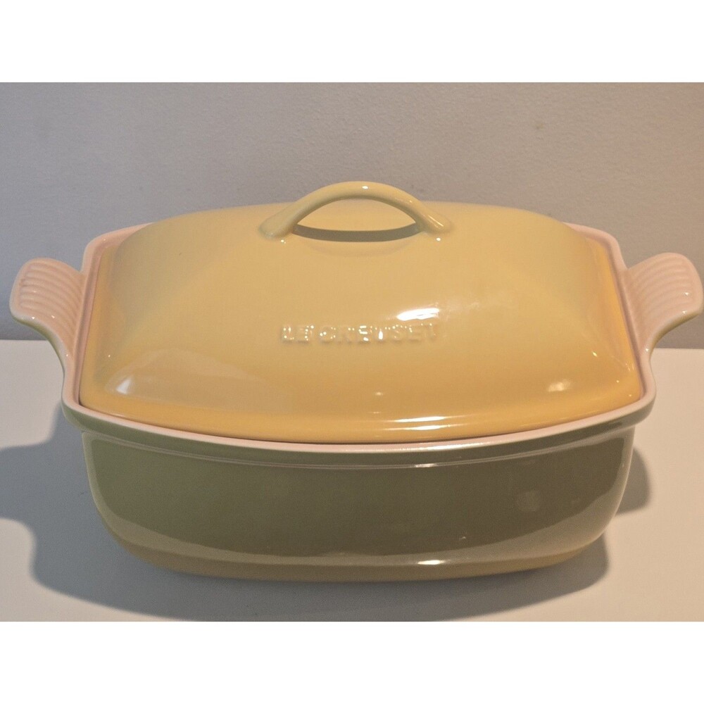 Le Creuset Heritage Deep Covered Rectangular Baker Olive 4.5 Qt Stoneware w/Lid - Picture 2 of 7